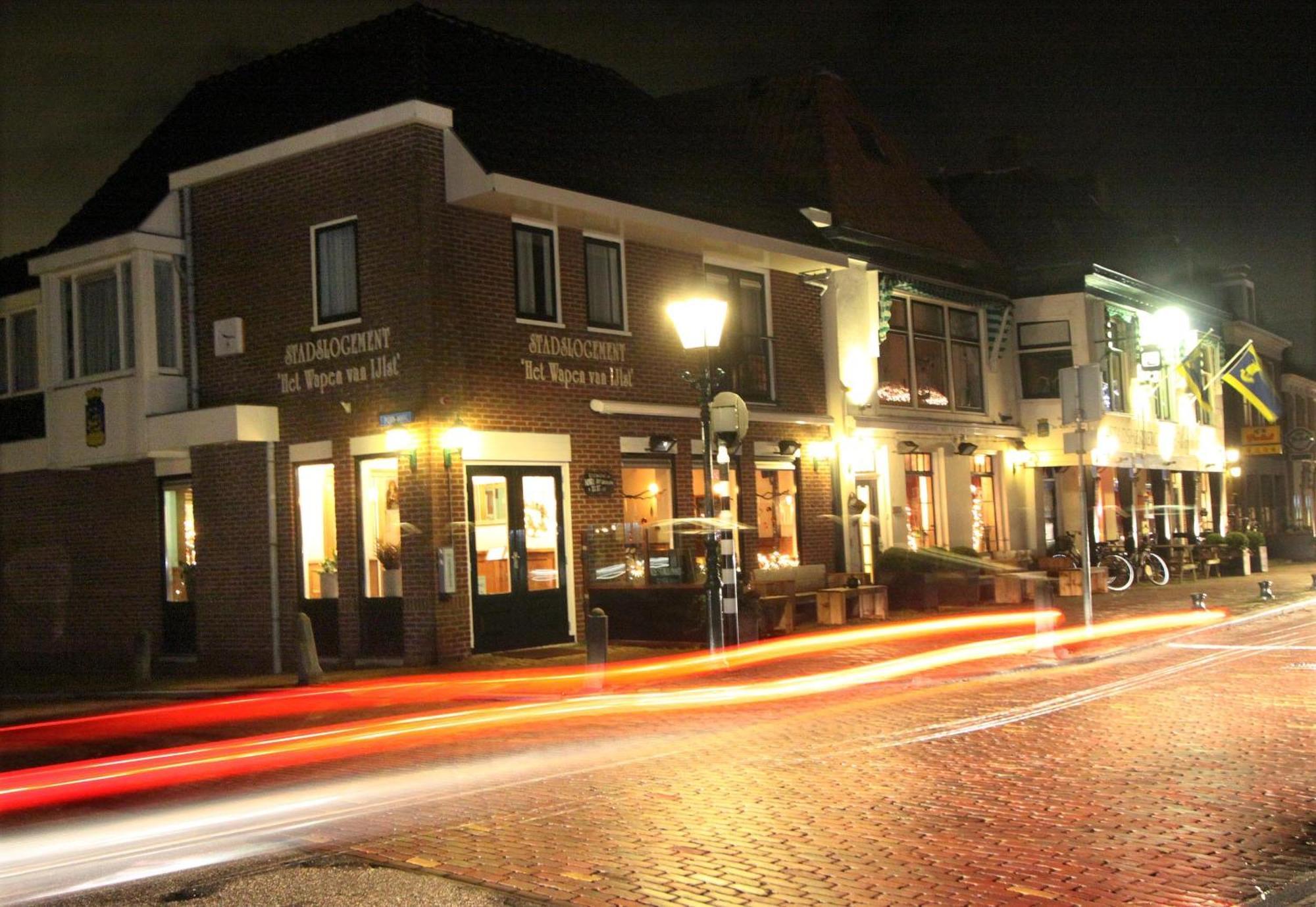 Stadsherberg 'Het Wapen Van Ijlst' Exterior foto