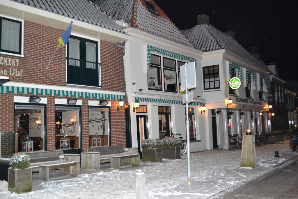 Stadsherberg 'Het Wapen Van Ijlst' Exterior foto